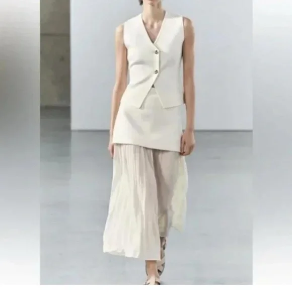 ZARA MIXED PLEATED KNIT SKIRT AND VEST (SET) - Picture 2 of 4